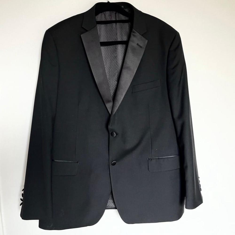 Men's MANTONI Black Tuxedo Jacket Size 42R
